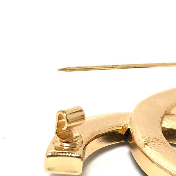 CHANEL Gold Brooch - Picture 6 of 6